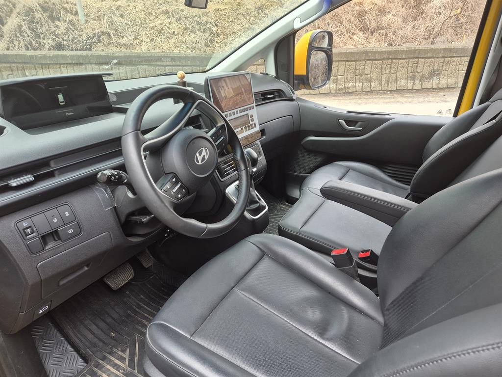 HYUNDAI Staria - Vista 5