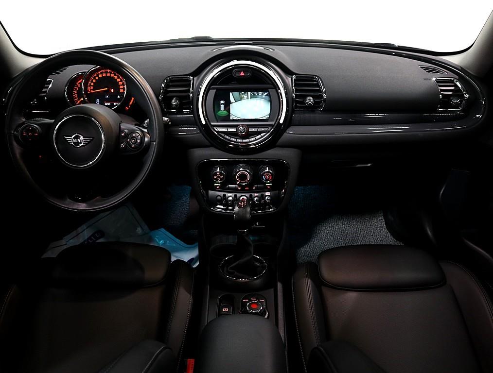 Mini Clubman - Vista 5