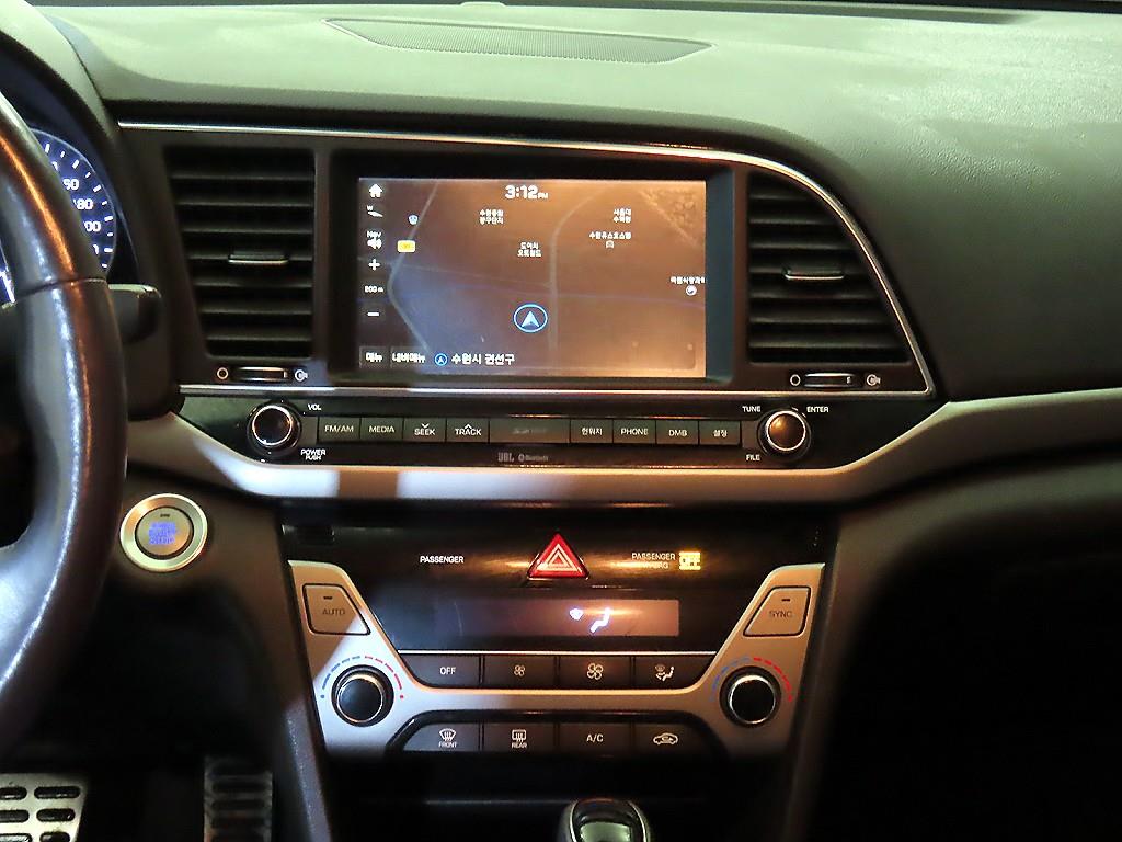 HYUNDAI Avante - Vista 11