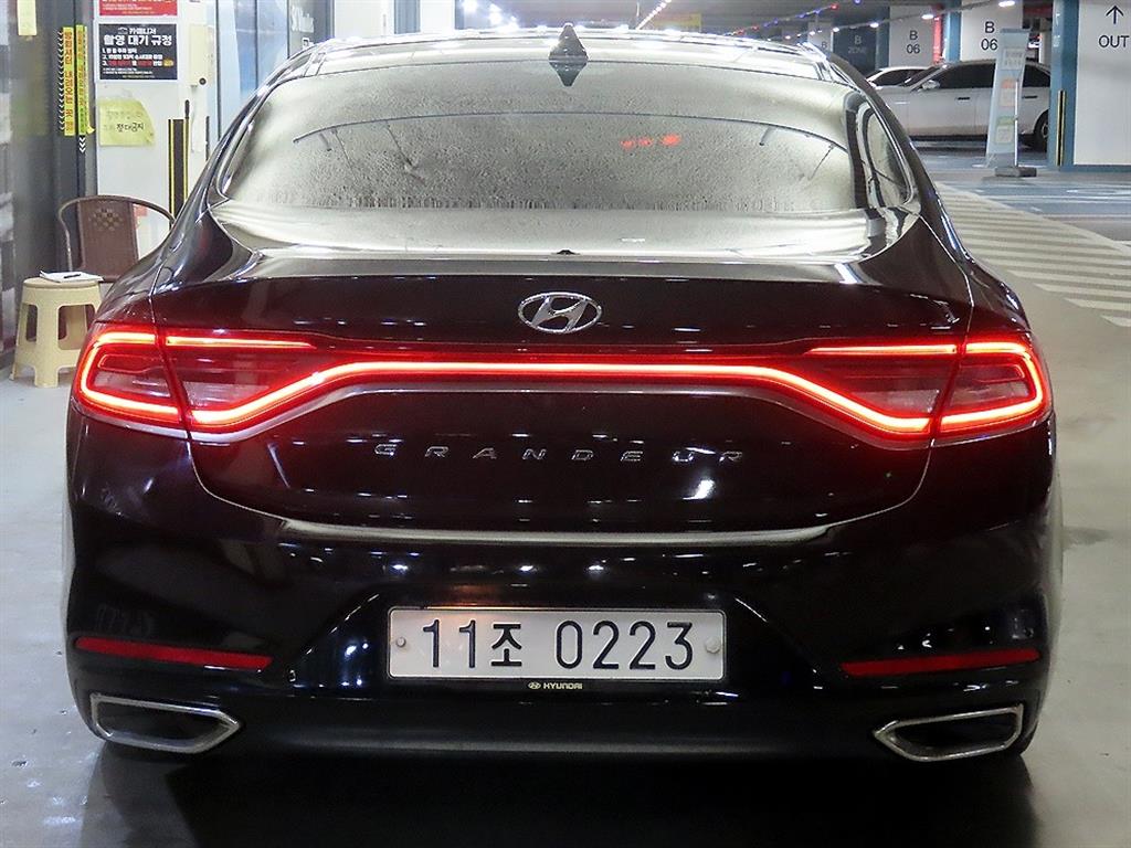 HYUNDAI Grandeur - Vista 5