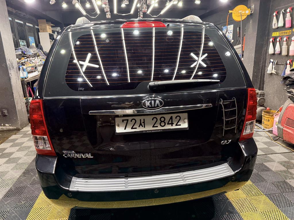 KIA Carnival - Vista 2