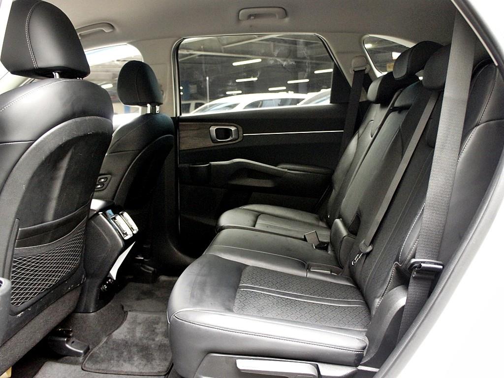 KIA Sorento - Vista 11