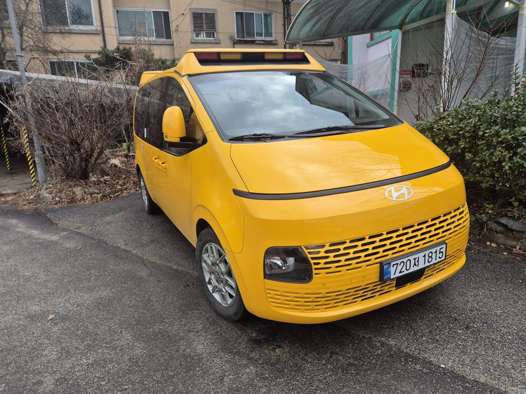 HYUNDAI Staria - Vista 3