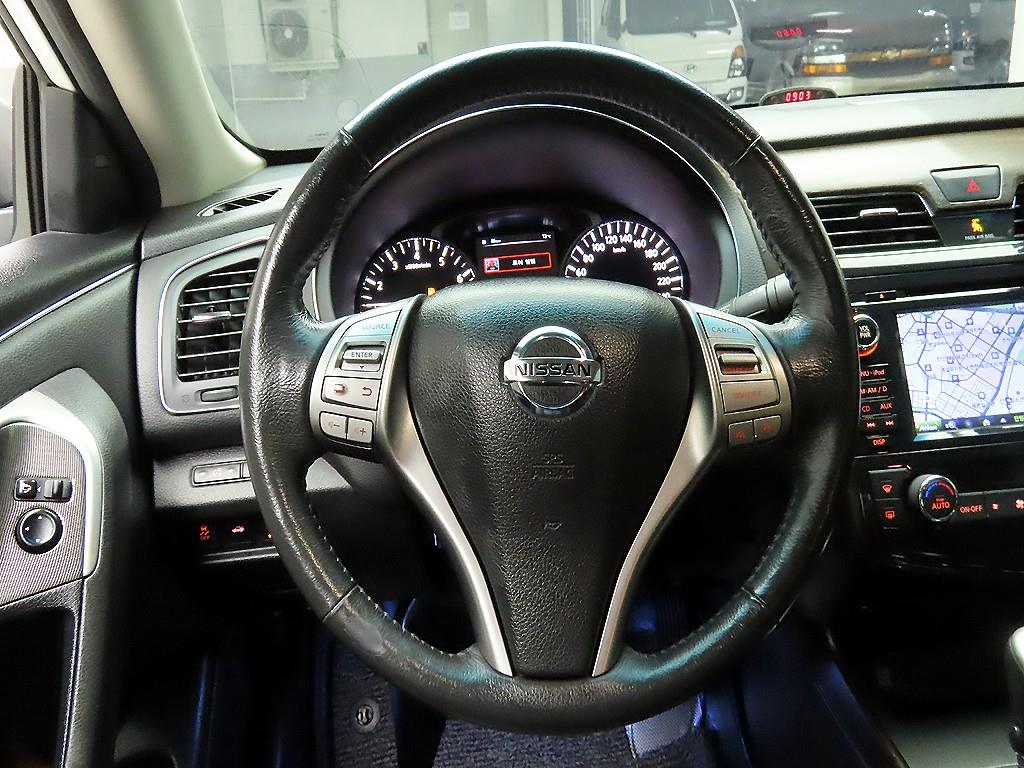 Nissan Altima - Vista 7