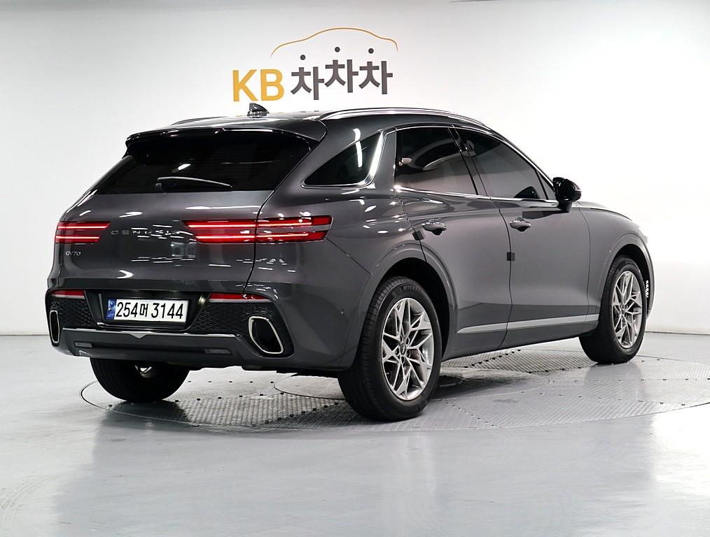 Genesis GV70 - Vista 3