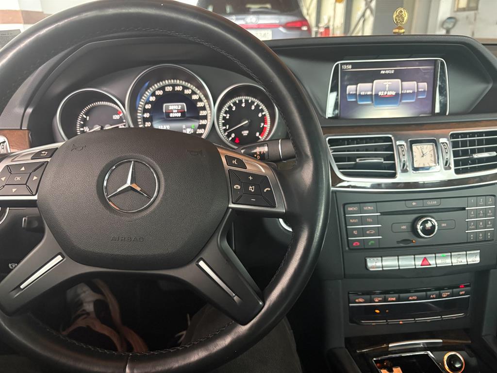 Mercedes Benz E class - Vista 6