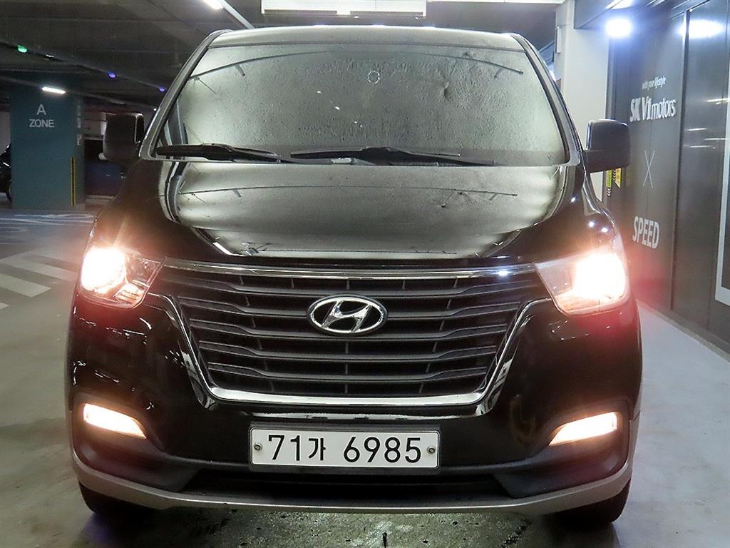 HYUNDAI Starex - Vista 2