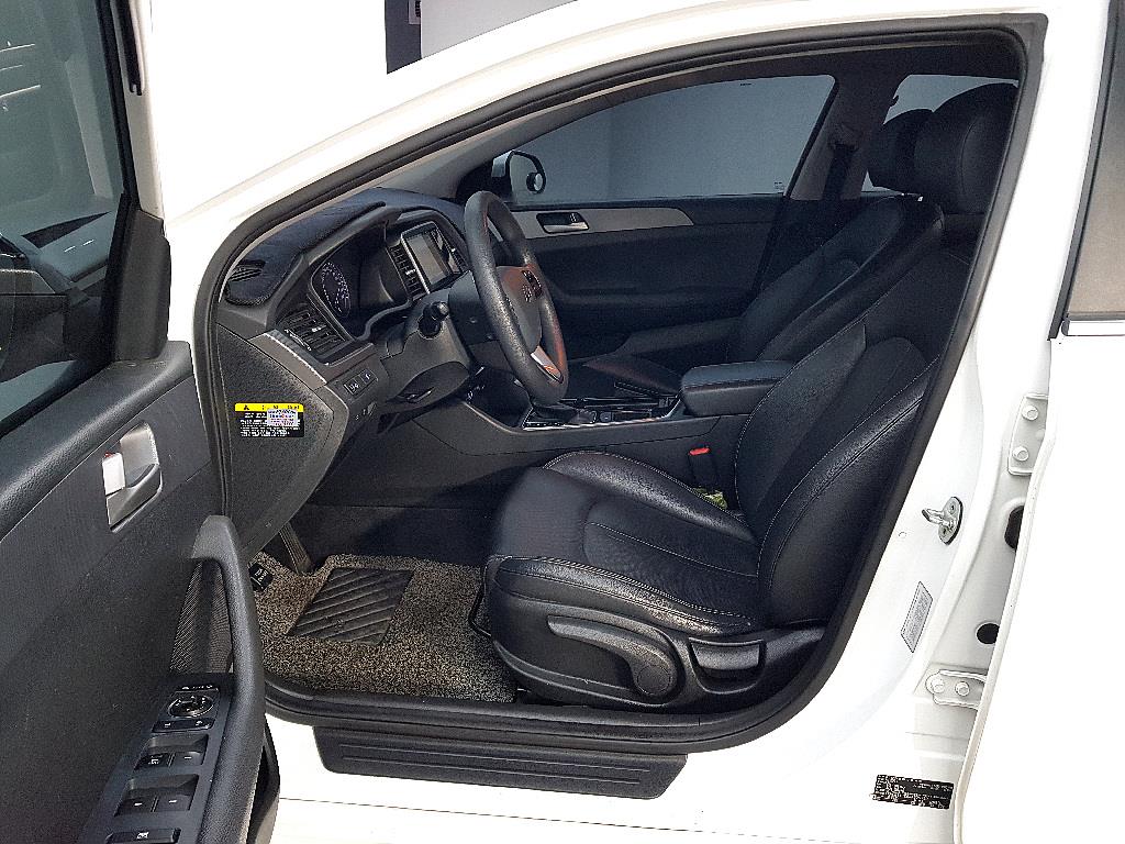 HYUNDAI Sonata - Vista 8