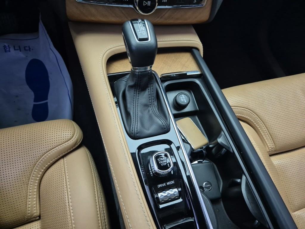 Volvo XC90 - Vista 8