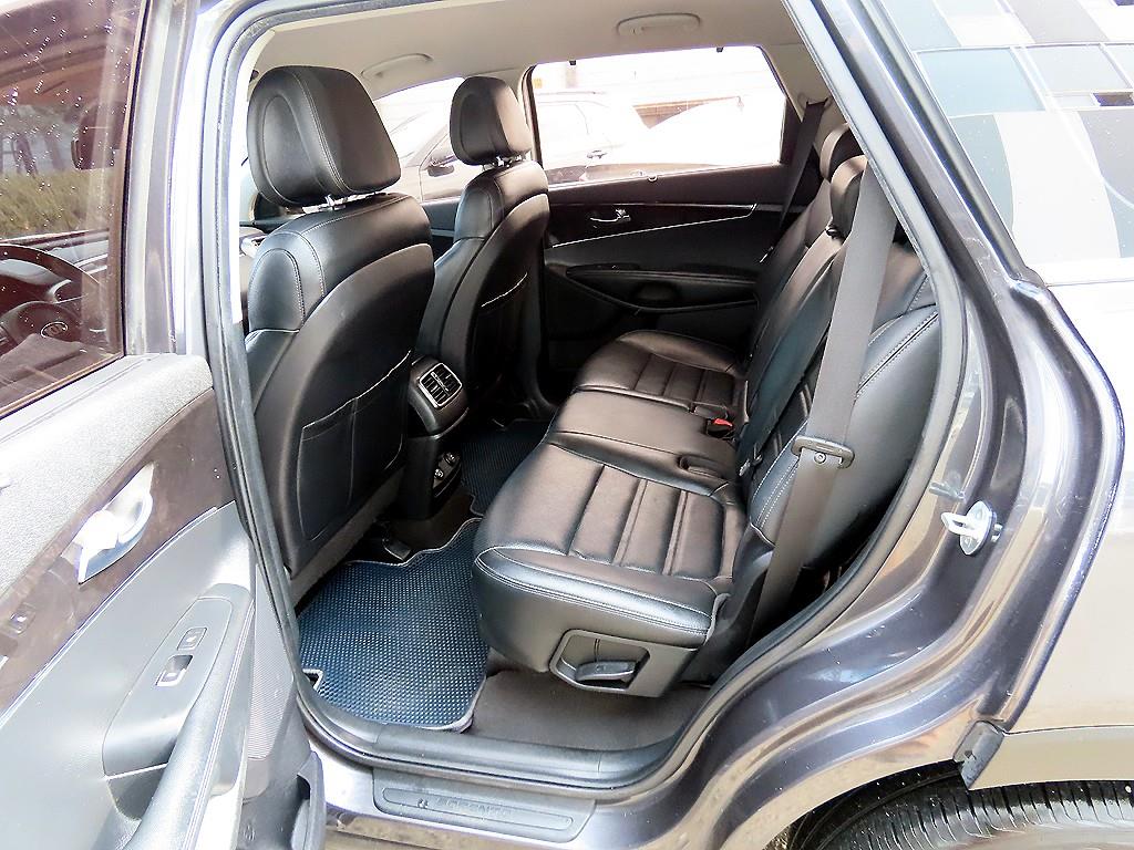 KIA Sorento - Vista 6