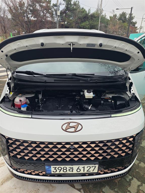 HYUNDAI Staria - Vista 5