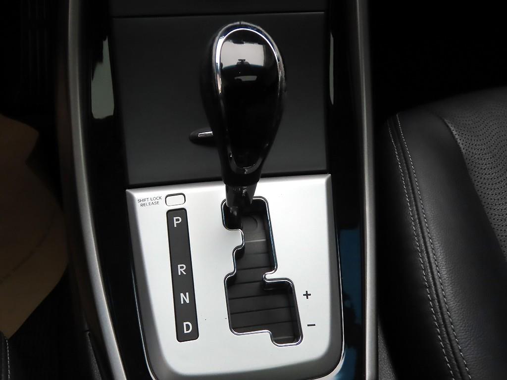 HYUNDAI Avante - Vista 10