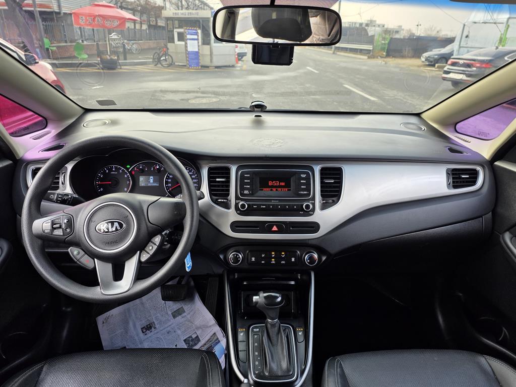 KIA Carens - Vista 7