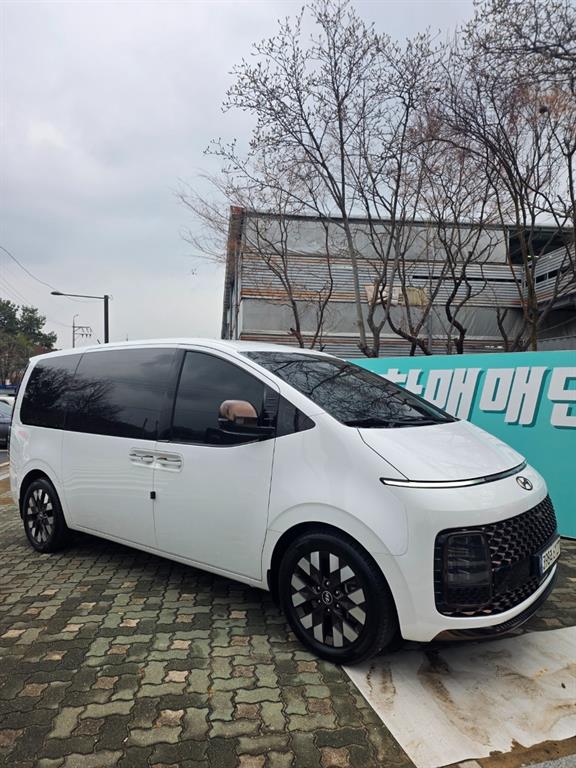 HYUNDAI Staria - Vista 3