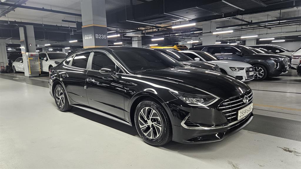 HYUNDAI Sonata - Vista 2