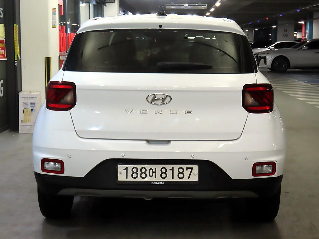 HYUNDAI Venue - Vista 5
