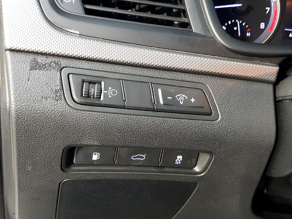 HYUNDAI Sonata - Vista 11