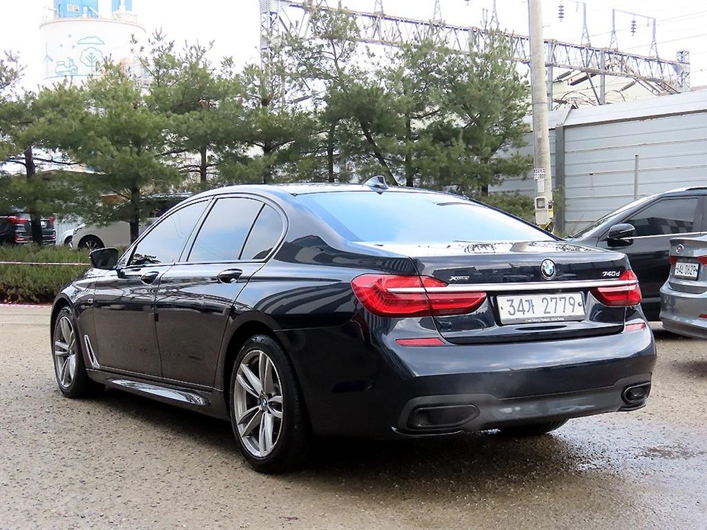 BMW 7 Series - Vista 3