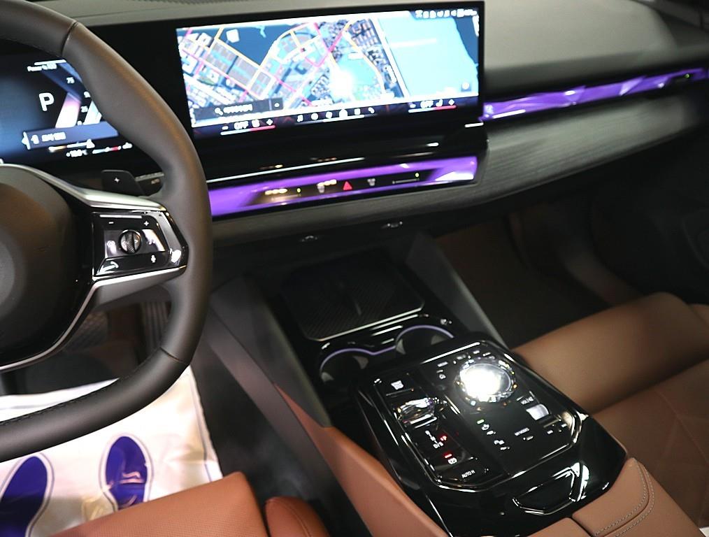 BMW 5 Series - Vista 10