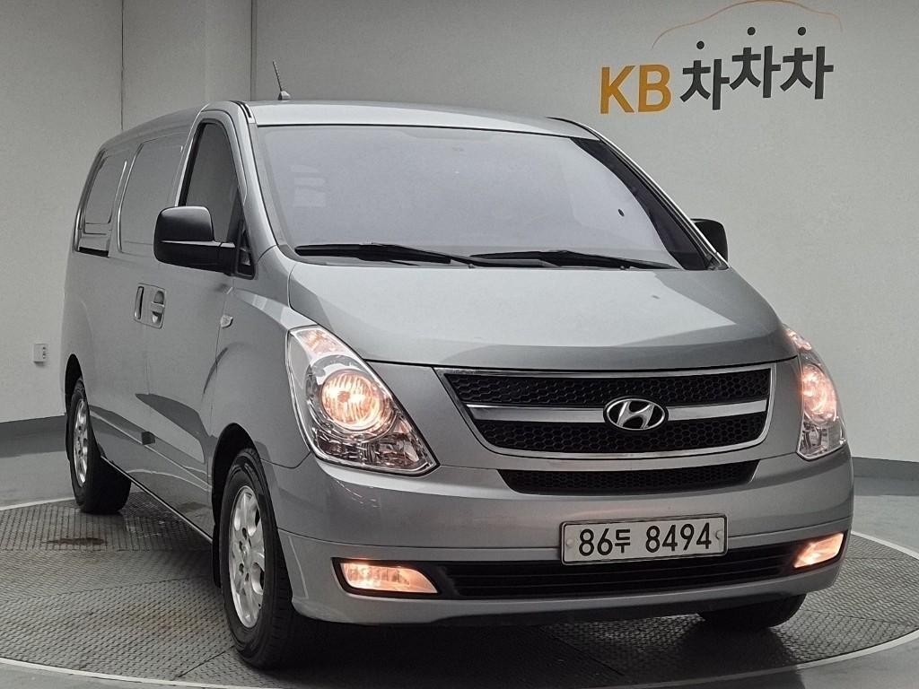 HYUNDAI Starex - Vista 4