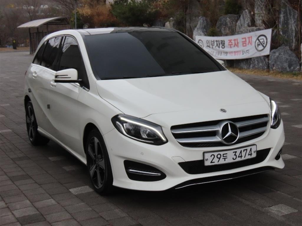 Mercedes Benz B Class (MY B) - Vista 3