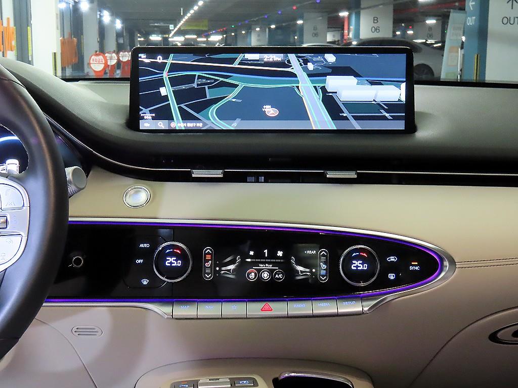 Genesis GV70 - Vista 11