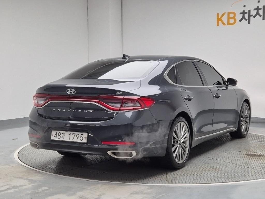 HYUNDAI Grandeur - Vista 4