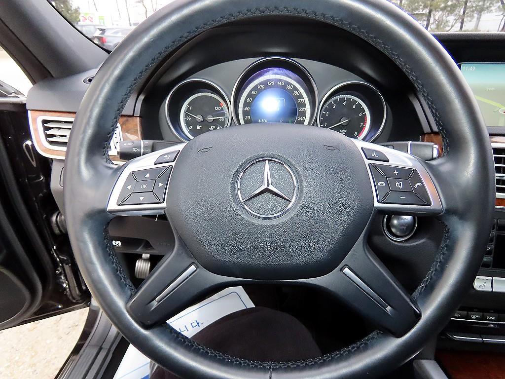 Mercedes Benz E class - Vista 8