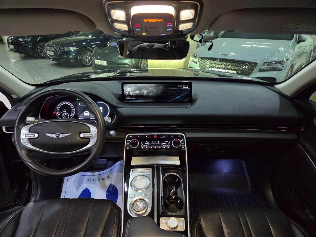 Genesis GV80 - Vista 8