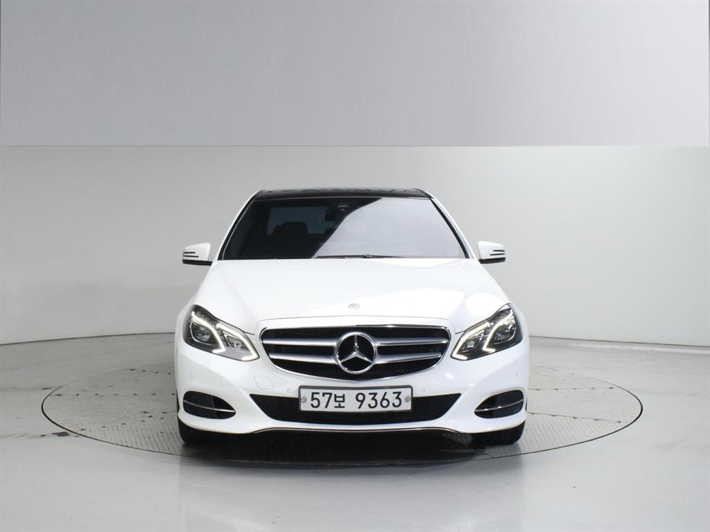 Mercedes Benz E class - Vista 3