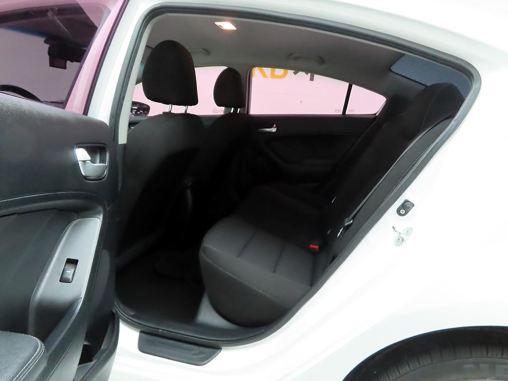 KIA K3 2018 Blanco - Importación desde Corea - HF Imports Iquique - Foto 15