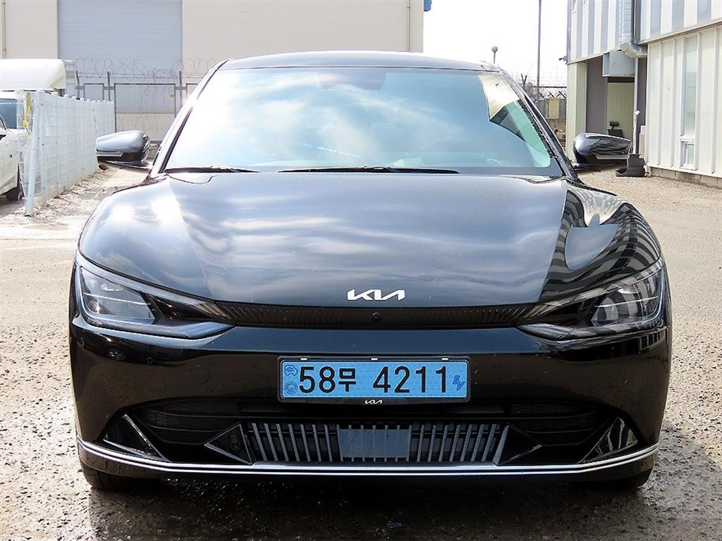 KIA EV6 2022 Negro - Importación desde Corea - HF Imports Iquique - Foto 1