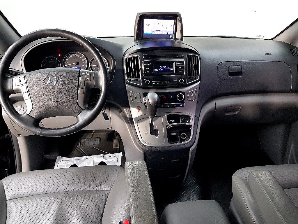 HYUNDAI Starex - Vista 5