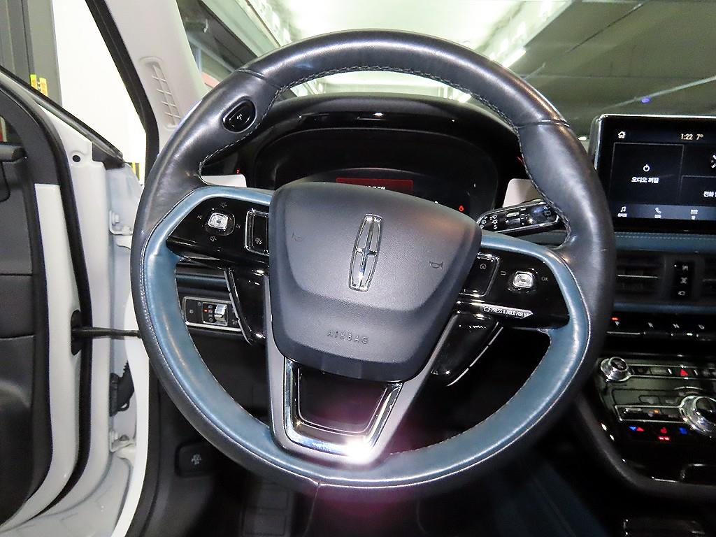 Lincoln Corsair - Vista 8