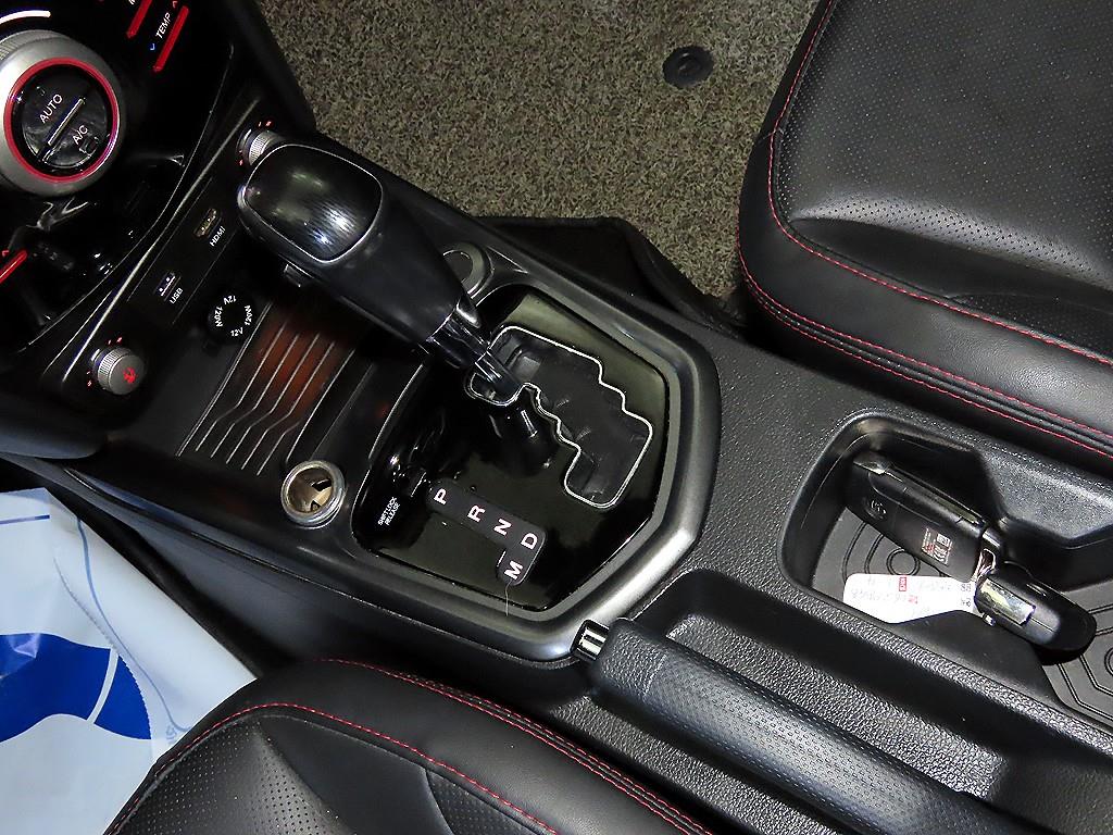 Ssangyong Tivoli - Vista 12