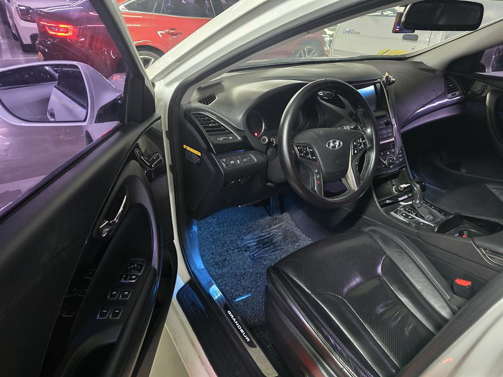 HYUNDAI Grandeur - Vista 8