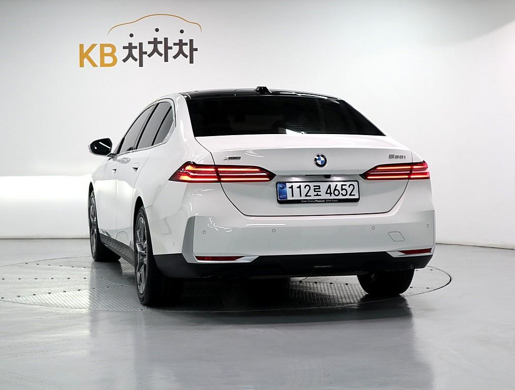 BMW 5 Series - Vista 4