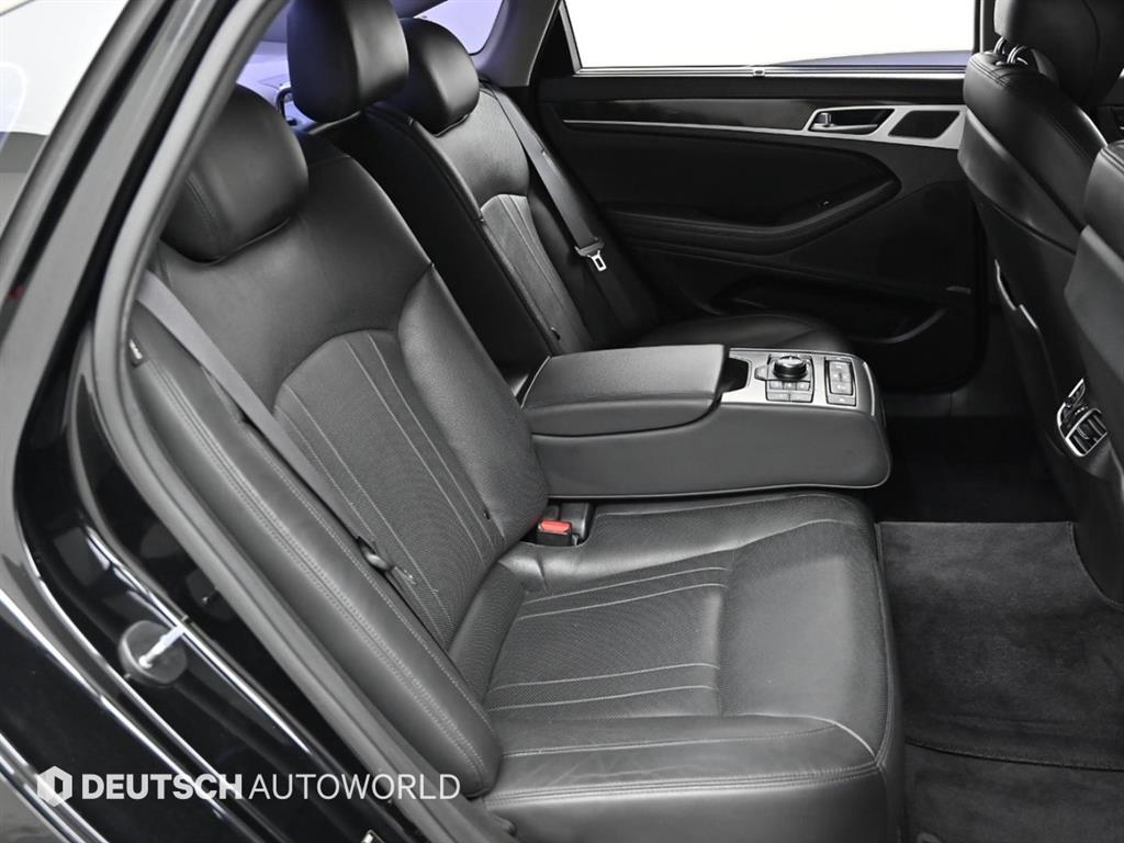 HYUNDAI Genesis - Vista 12