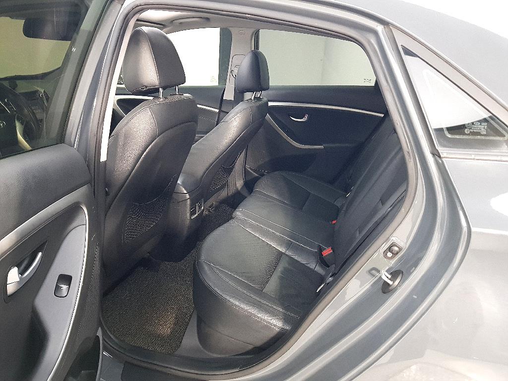 HYUNDAI i30 - Vista 9