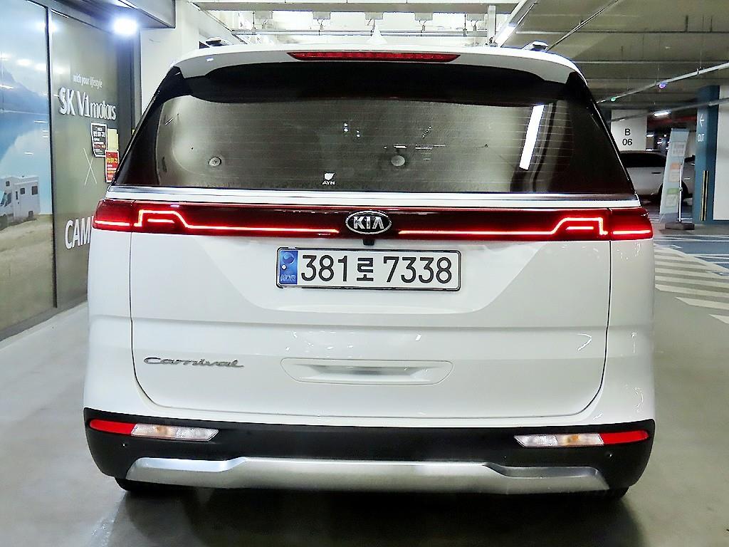 KIA Carnival - Vista 5