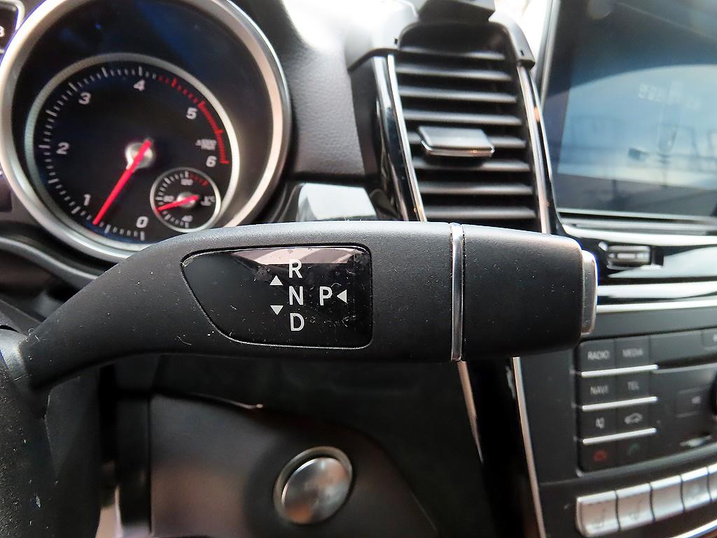 Mercedes Benz GLE Class - Vista 10