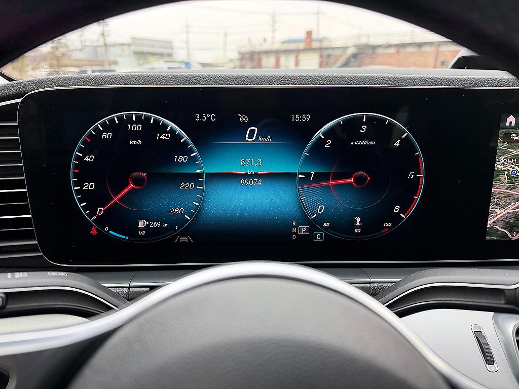 Mercedes Benz GLE Class - Vista 9