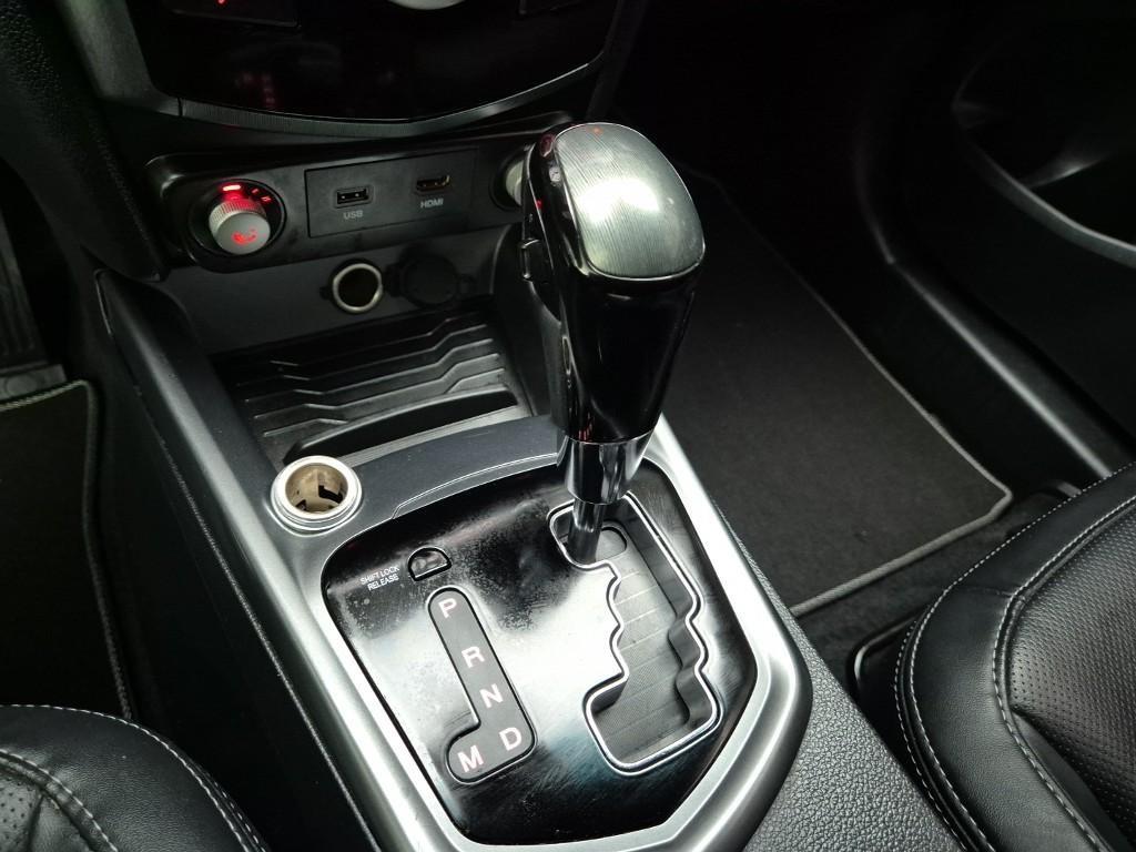 Ssangyong Tivoli - Vista 8