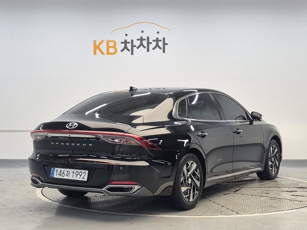 HYUNDAI Grandeur - Vista 3