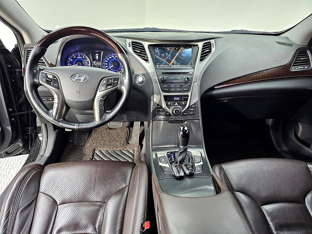 HYUNDAI Grandeur - Vista 5