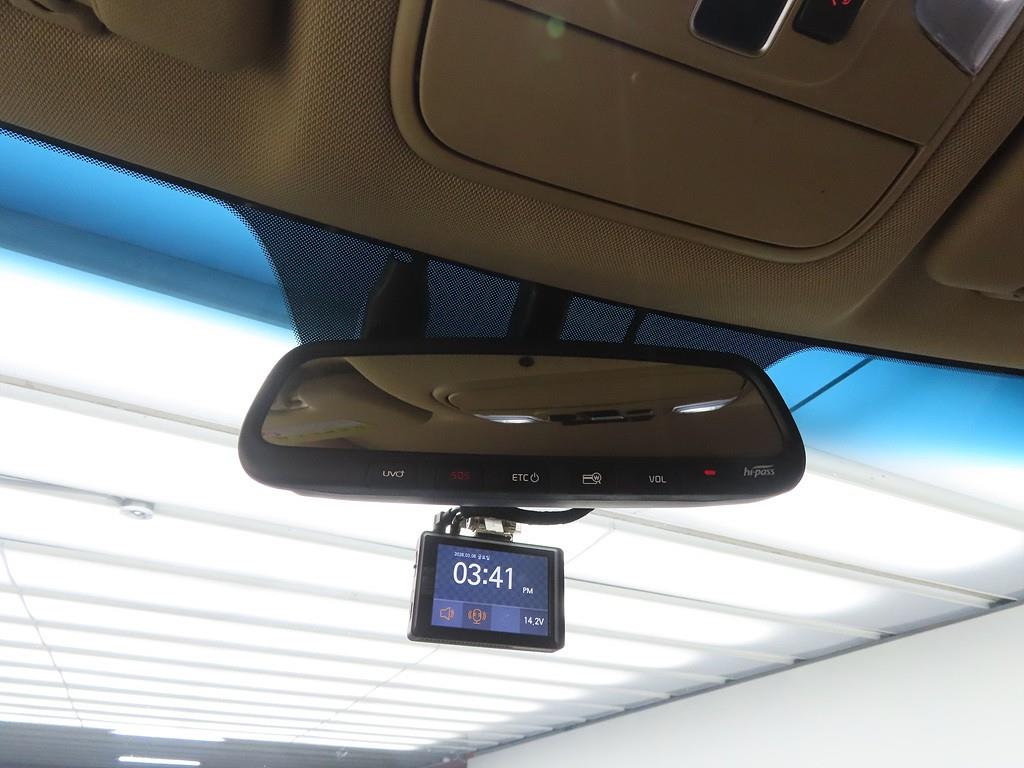 KIA Carnival - Vista 12