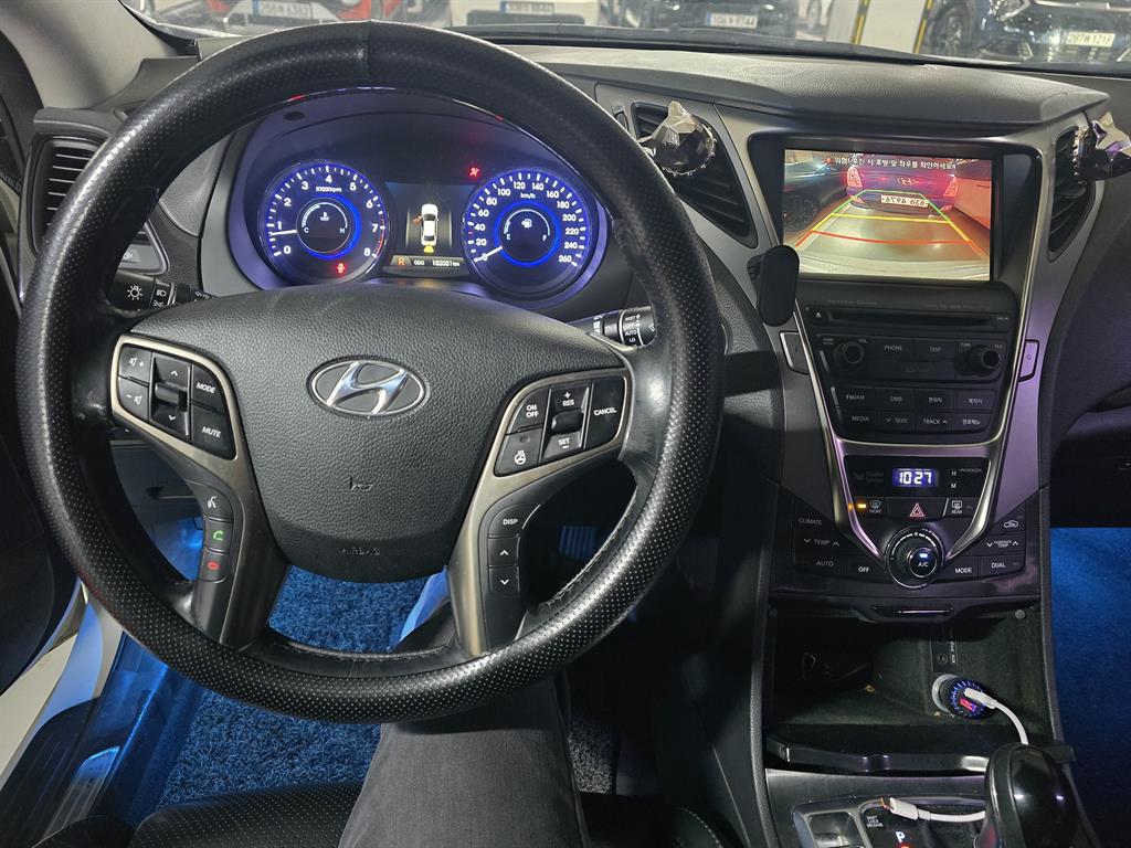 HYUNDAI Grandeur - Vista 12