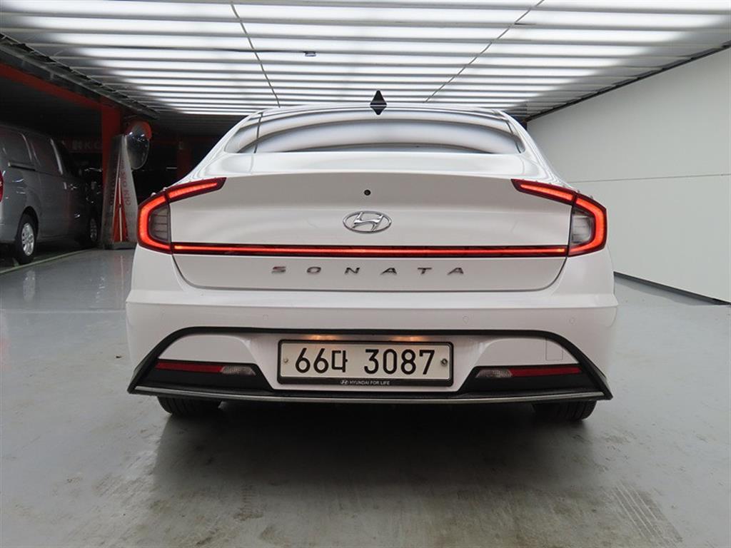 HYUNDAI Sonata - Vista 3