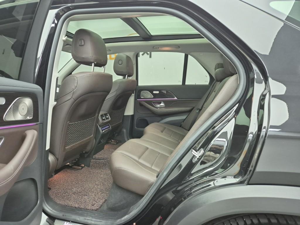 Mercedes Benz GLE Class - Vista 12