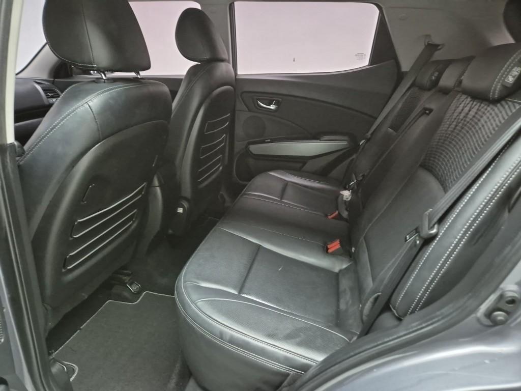 Ssangyong Tivoli - Vista 12